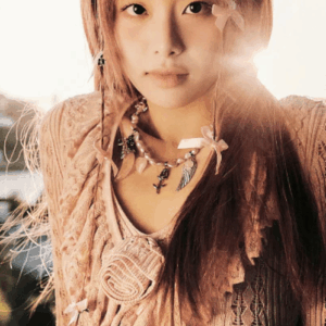 [POSTER 303-304] CHUU - HOWL 1ST SOLO ALBUM