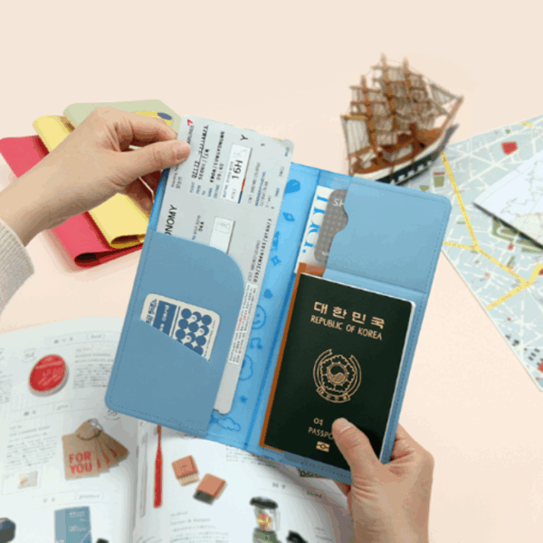 BT21 MININI LEATHER PATCH PASSPORT COVER (Large) - Image 4