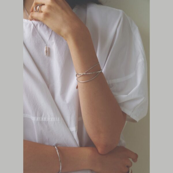 ABITMOR LAYER CHAIN BRACELET (BTS V'S PICK) - Image 9