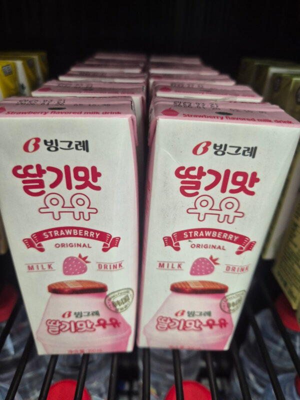 Strawberry MILK 200ml