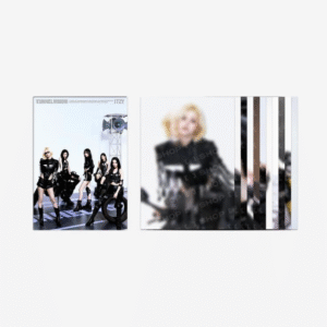 [Pre-Order] ITZY - POSTER BOOK - 3RD WORLD TOUR [TUNNEL VISION]